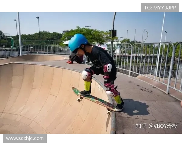 广州滑板队默契配合探秘:团队精神与技术的完美结合