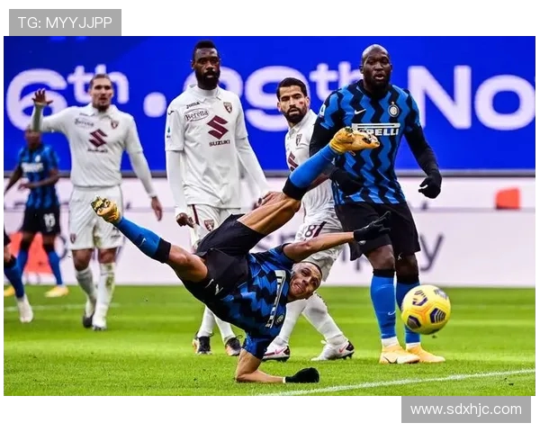 国际米兰与热那亚激战正酣谁能在意甲赛场笑到最后